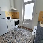 La Maison Du Port לינה וארוחת בוקר