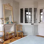 La Maison Du Port Alojamento de Acomodação e Pequeno-almoço *