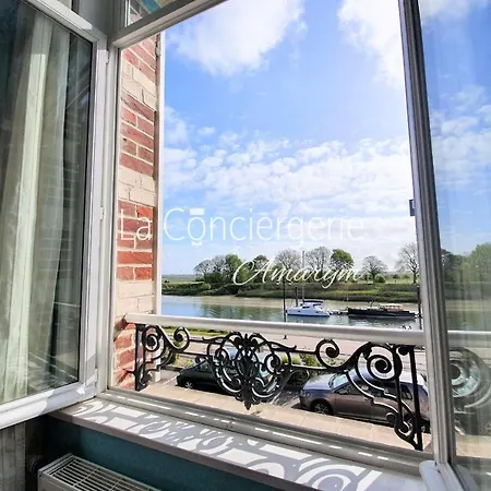 Bed & Breakfast La Maison Du Port