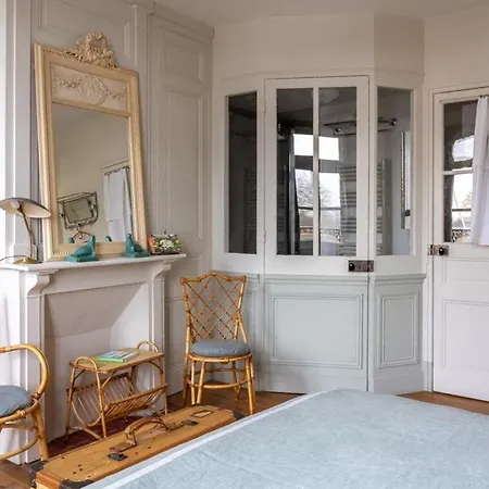 La Maison Du Port Bed and breakfast *